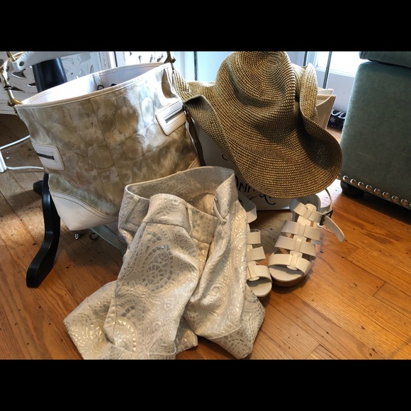 Trending now White Handbags Vintage Coach Purse - Picture 6 of 8